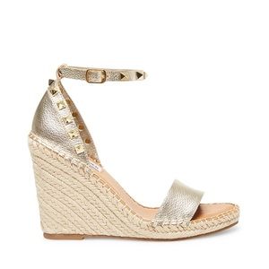 Steve Madden gold wedges